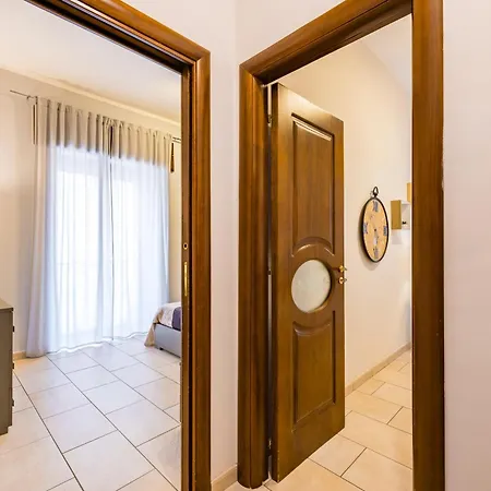 Tofa 7 * Naples